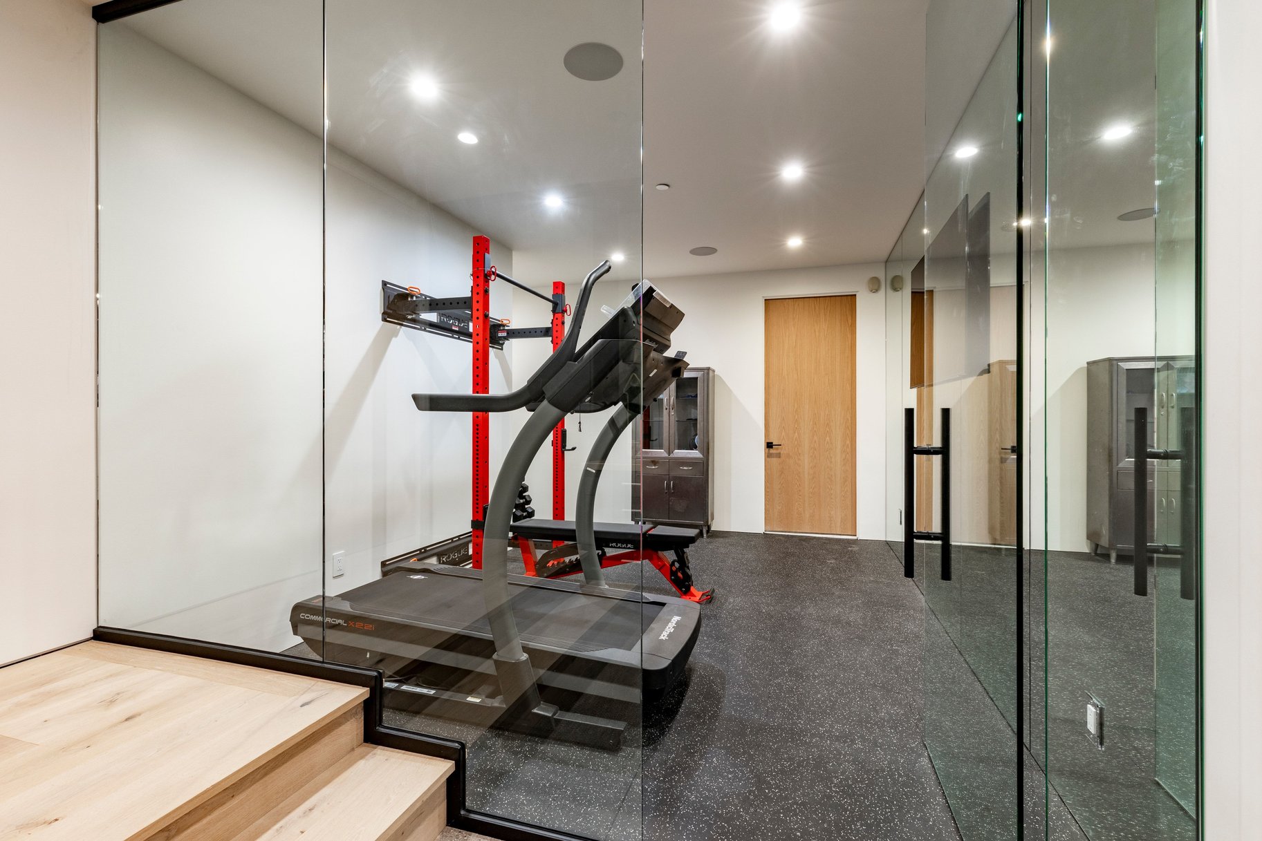  One-of-a-Kind Modern Pinebrook Residence - 物件實景