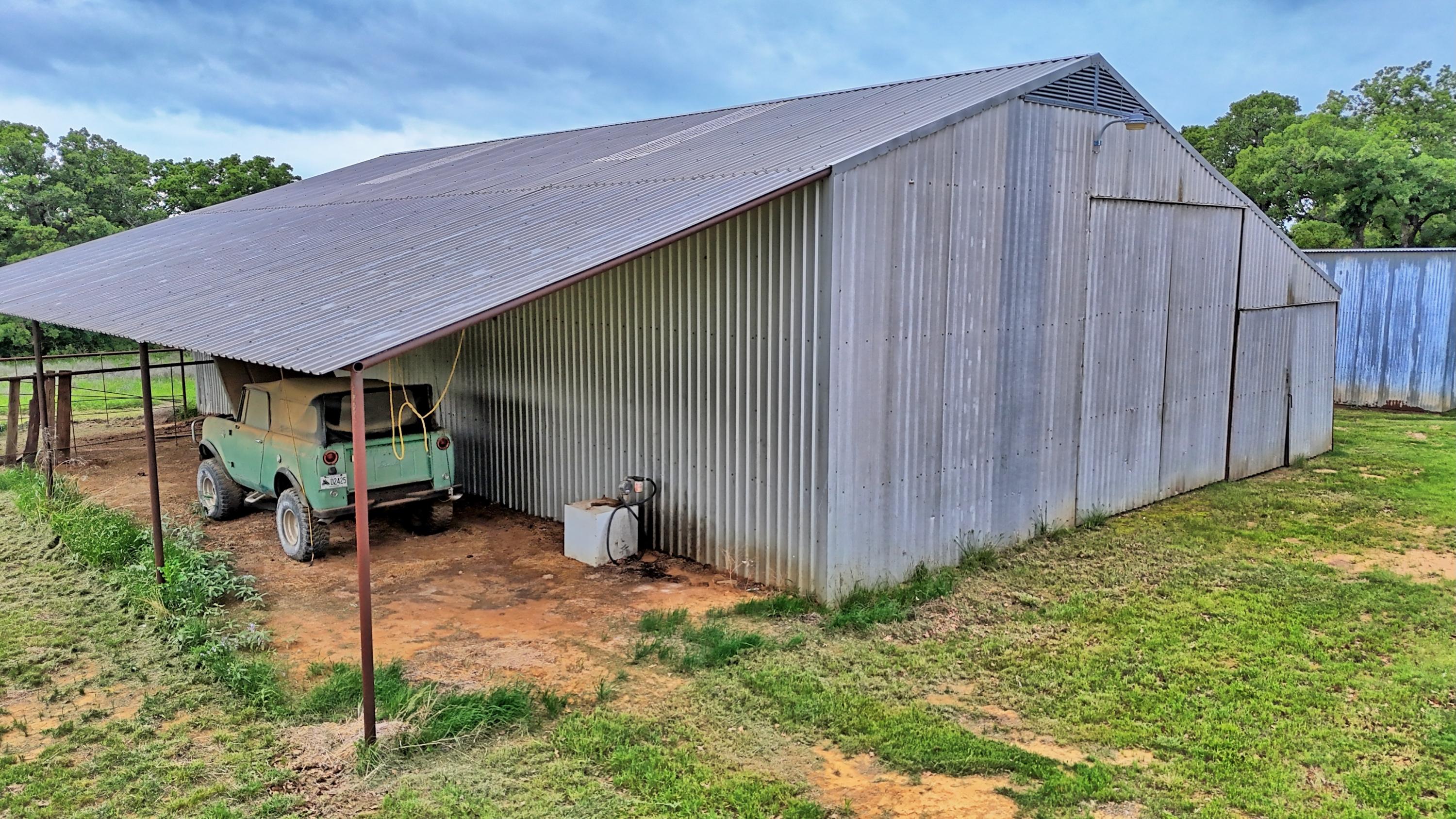  Ranch Style Rock Home on Private 80 Acres - 物件實景