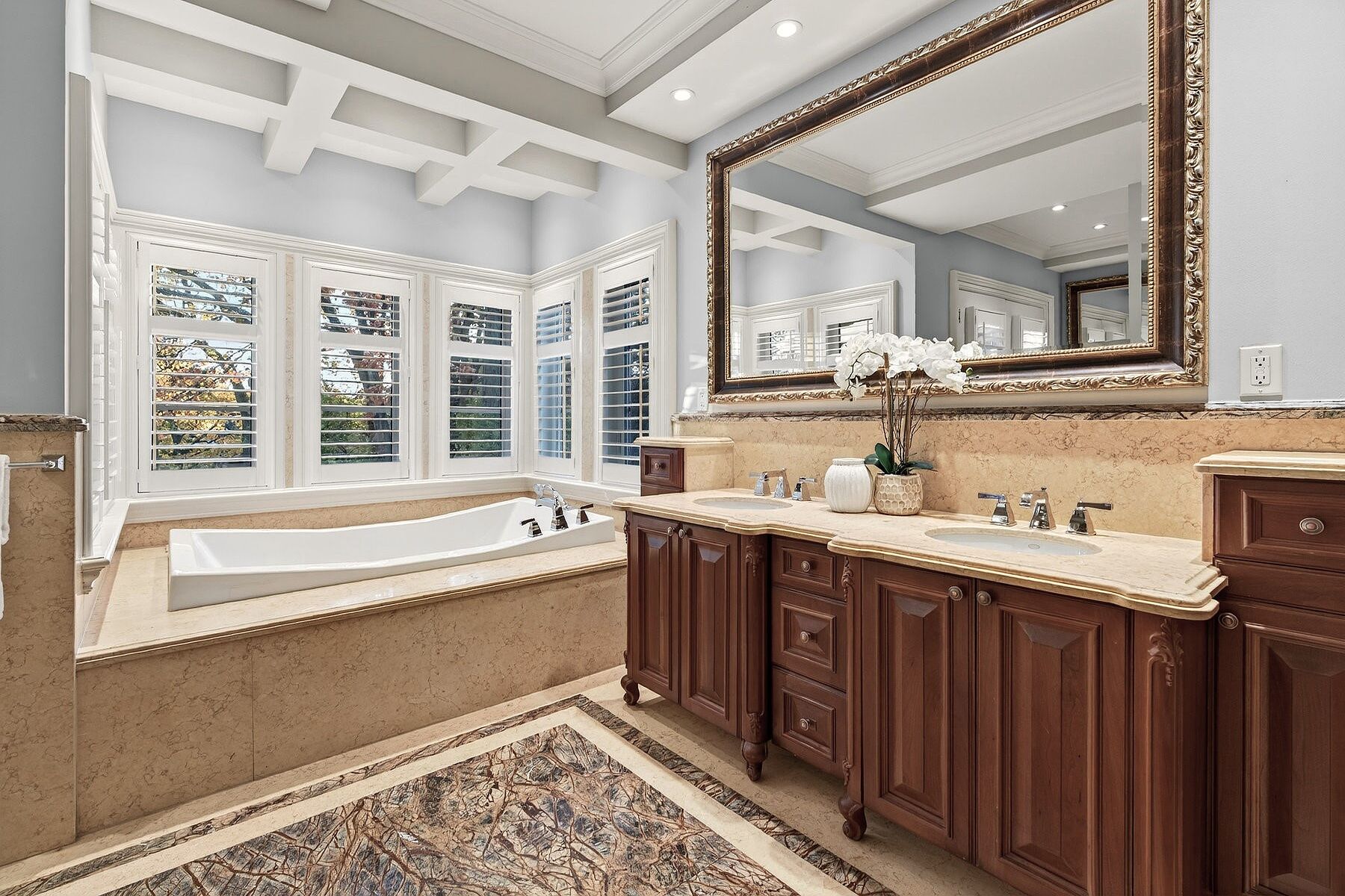  Beautifully Designed Home - 物件實景