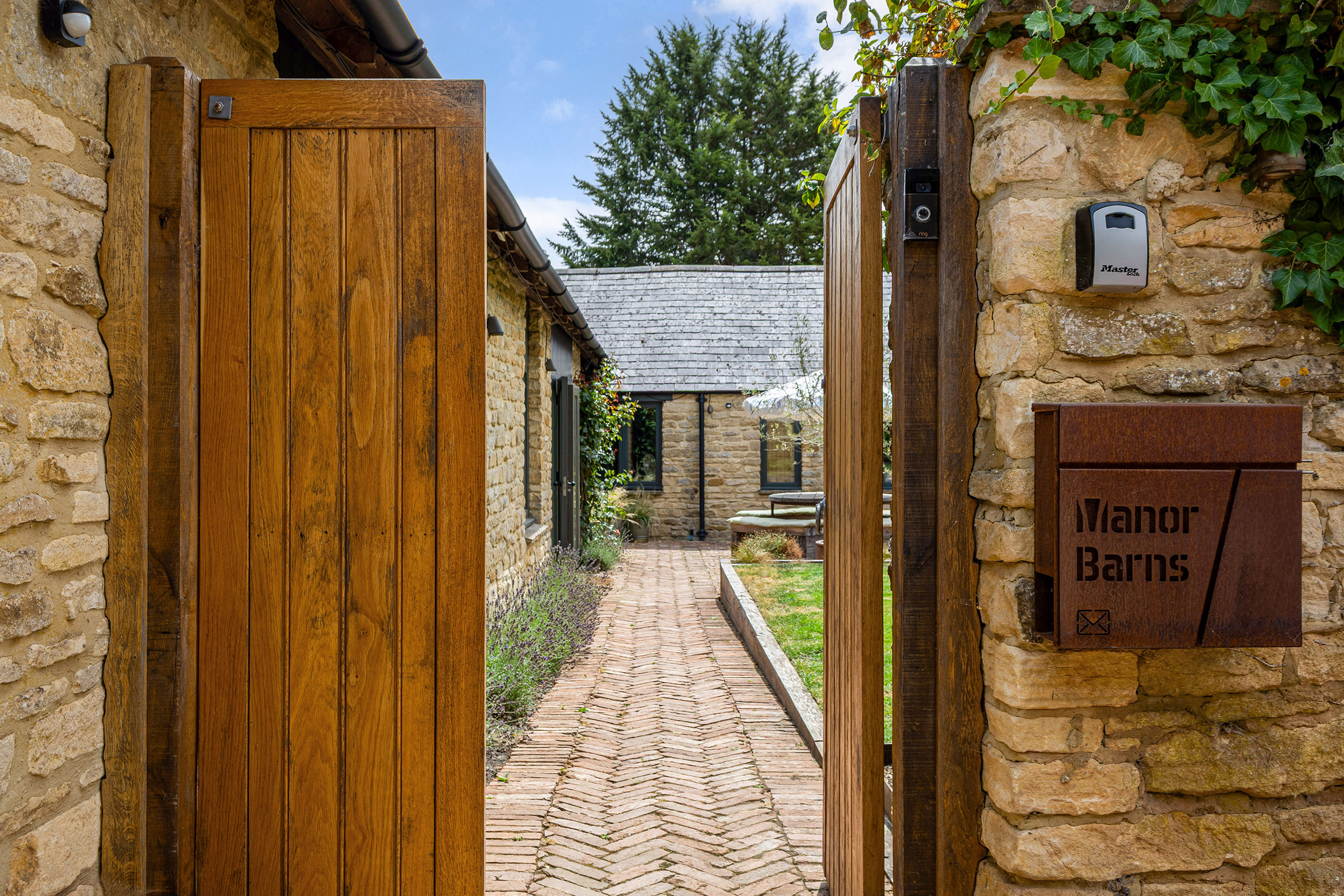  A comprehensively renovated Cotswold barn conversion of exceptional quality - 物件實景