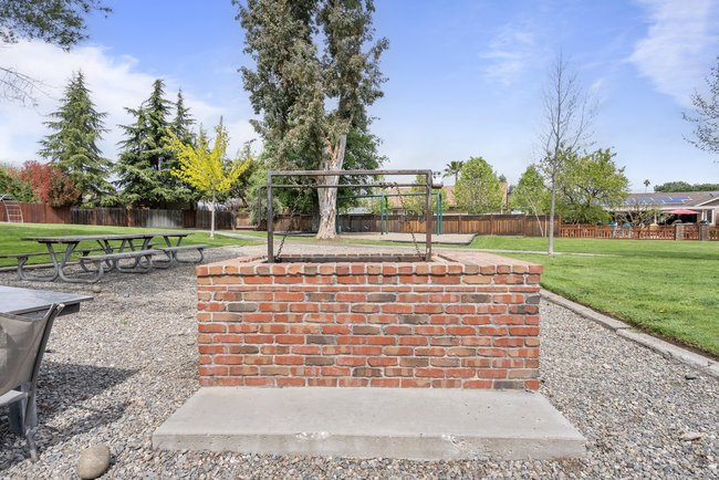 Hollister, California, 95023, United States, 3 Bedrooms Bedrooms, ,2 BathroomsBathrooms,Residential,For Sale,1882231