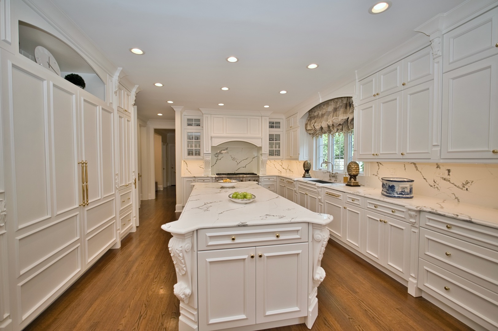 Lake Forest, Illinois, 60045, United States, 4 Bedrooms Bedrooms, ,5 BathroomsBathrooms,Residential,For Sale,1976497