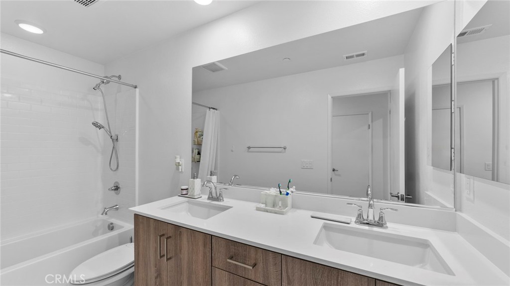 Fallbrook, California, 92028, United States, 3 Bedrooms Bedrooms, ,3 BathroomsBathrooms,Residential,For Sale,1987532