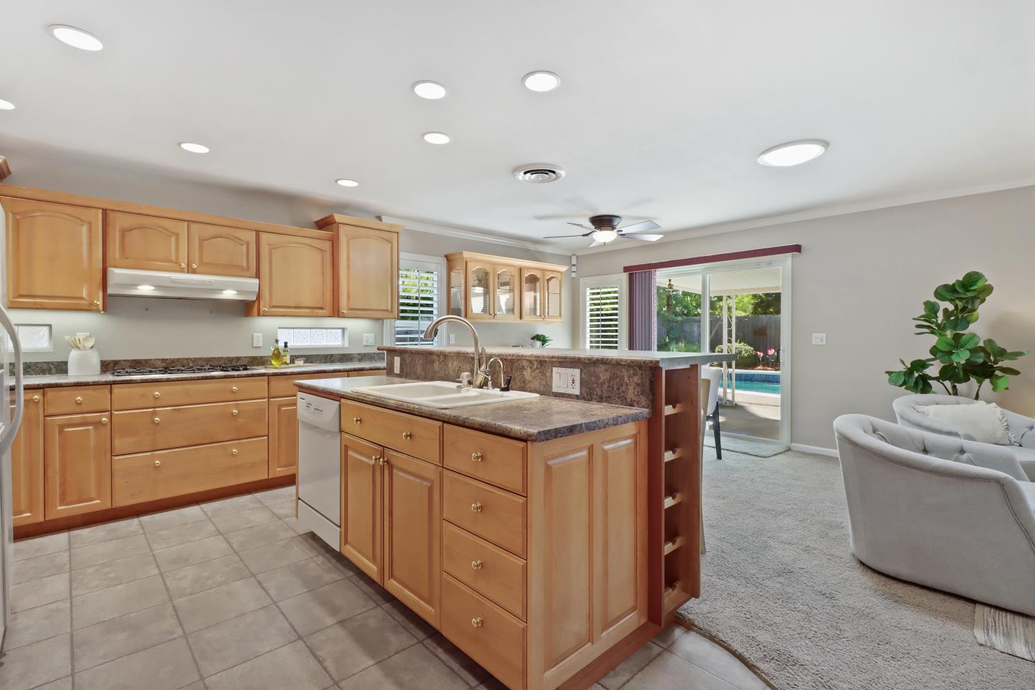 Sacramento, California, 95821, United States, 3 Bedrooms Bedrooms, ,2 BathroomsBathrooms,Residential,For Sale,1941774
