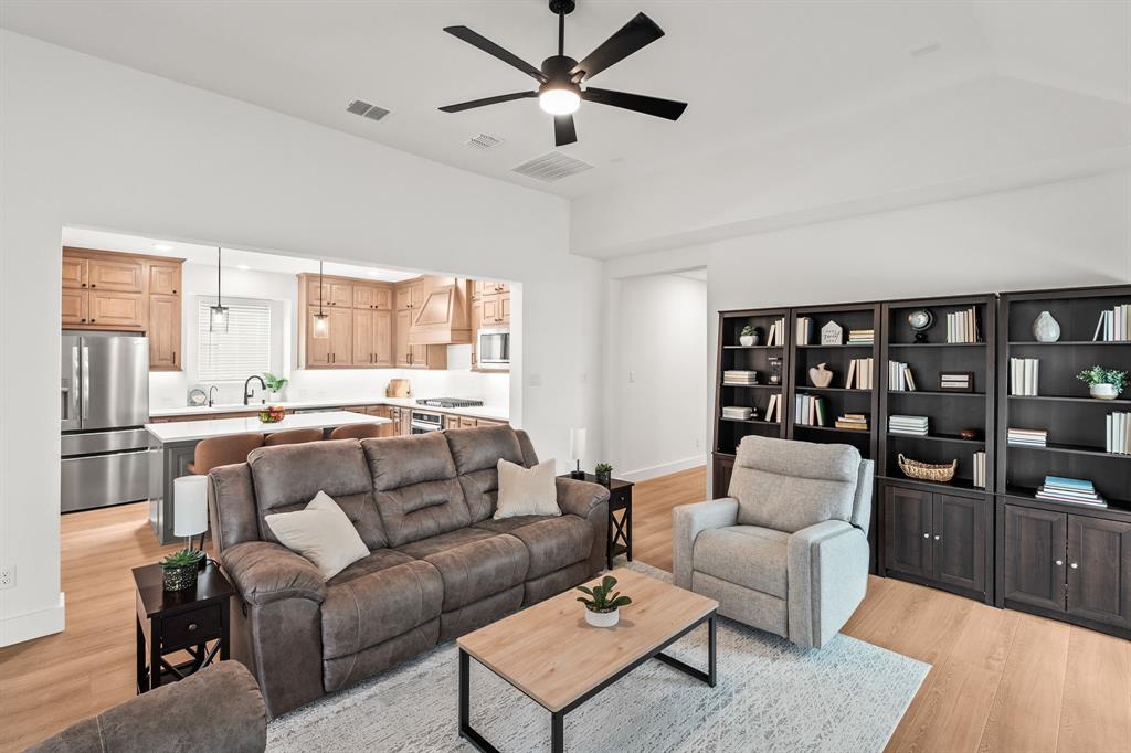 Rowlett, Texas, 75089, United States, 4 Bedrooms Bedrooms, ,3 BathroomsBathrooms,Residential,For Sale,1971322