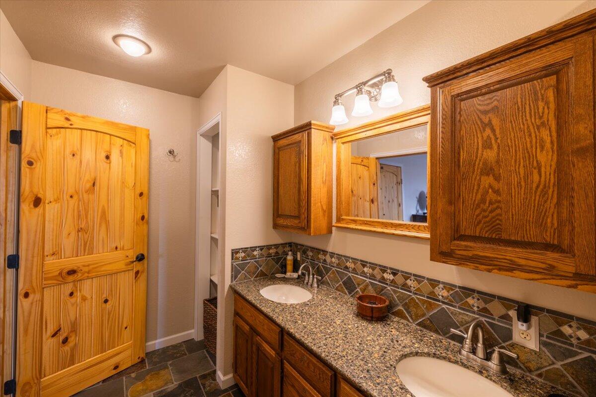 Montrose, Colorado, United States, 3 Bedrooms Bedrooms, ,3 BathroomsBathrooms,Residential,For Sale,1792870