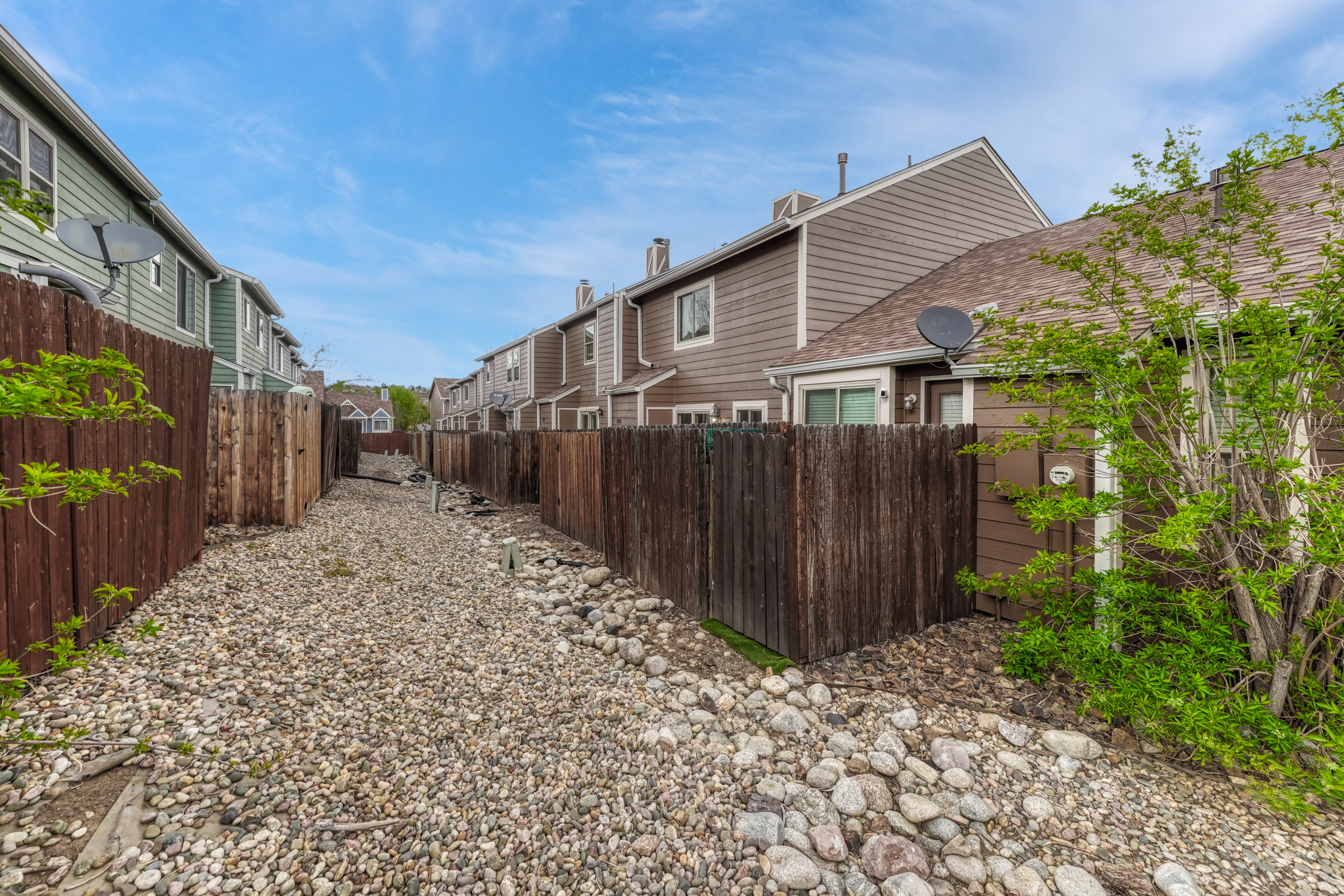  Sunlit Townhouse with Mountain Views & Private Patio - 物件實景