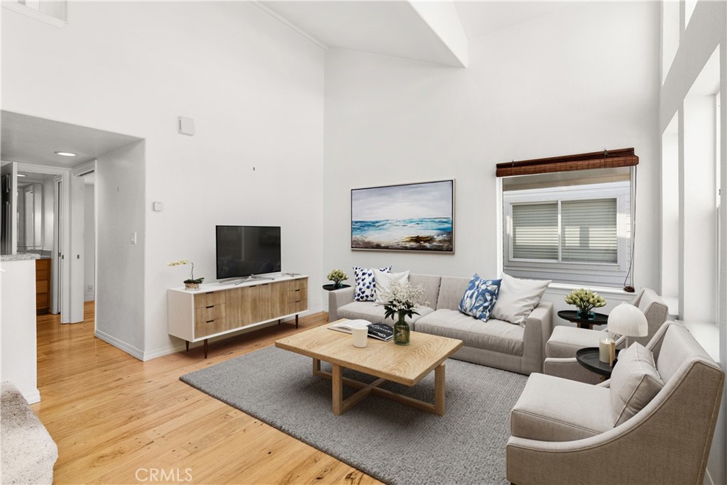 Newport Beach, California, 92663, United States, 2 Bedrooms Bedrooms, ,2 BathroomsBathrooms,Residential,For Sale,1917614