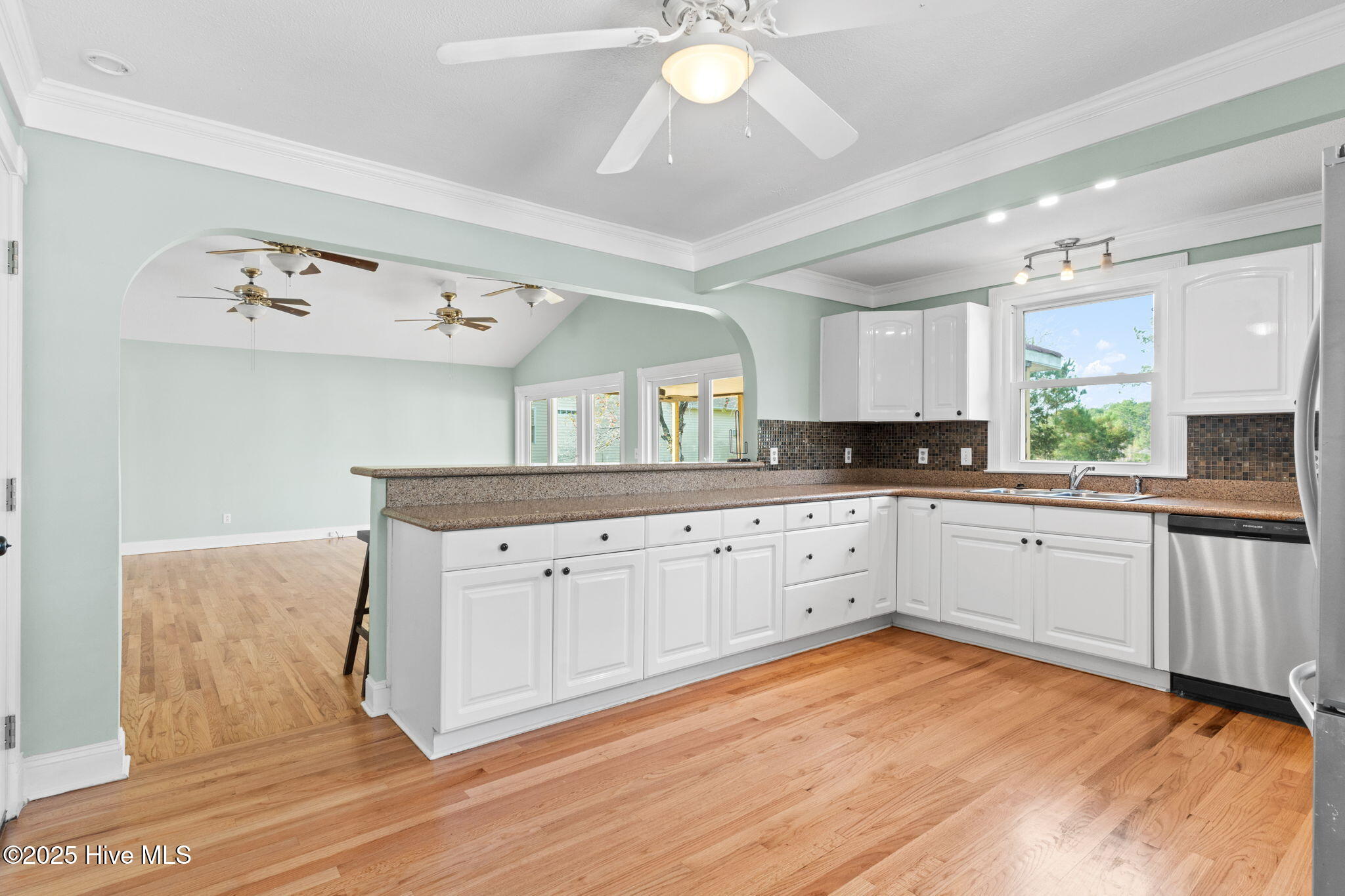 Southport, North Carolina, 28461, United States, 3 Bedrooms Bedrooms, ,2 BathroomsBathrooms,Residential,For Sale,1999197