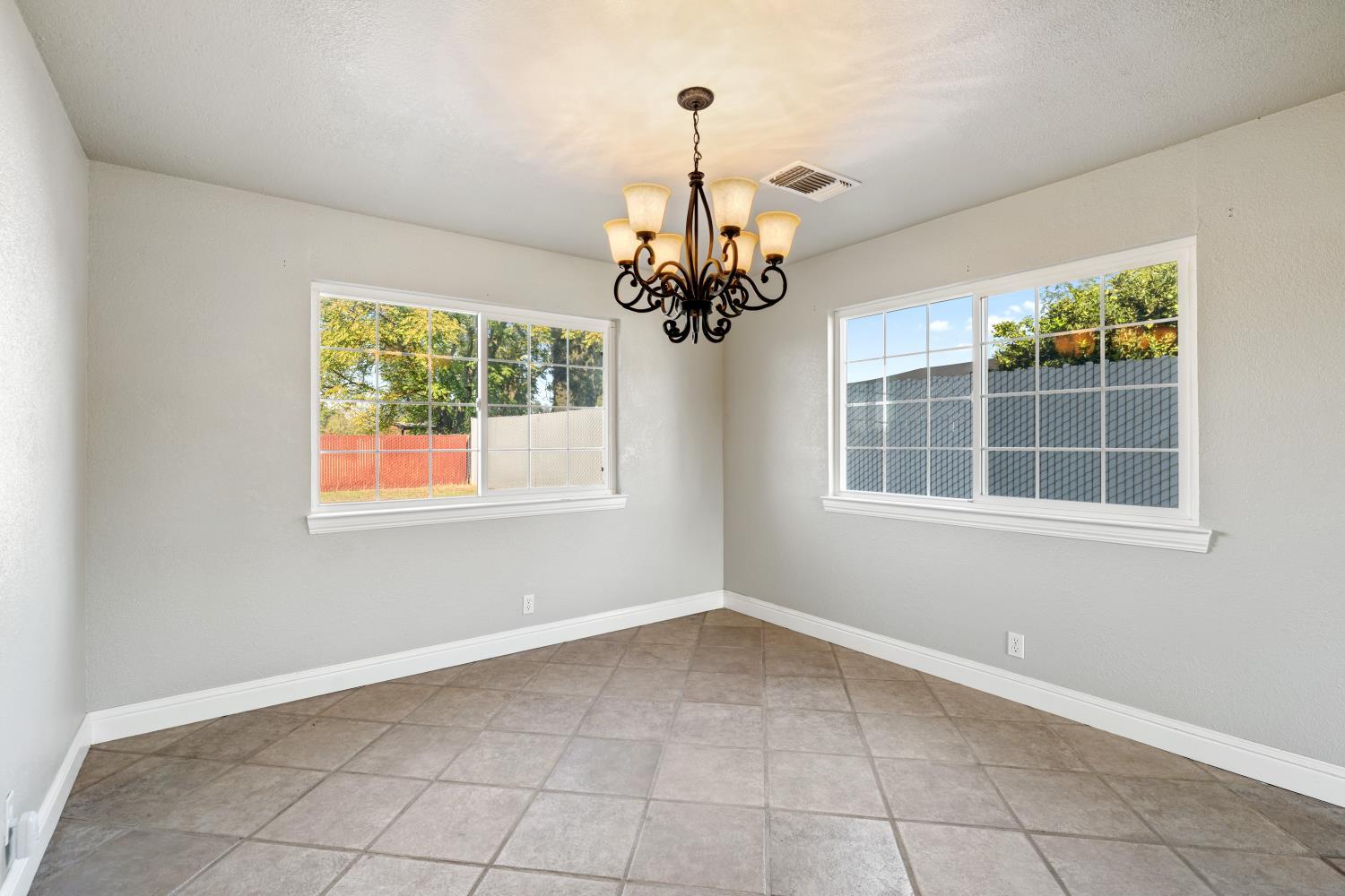 Madera, California, 93637, United States, 4 Bedrooms Bedrooms, ,3 BathroomsBathrooms,Residential,For Sale,1981188