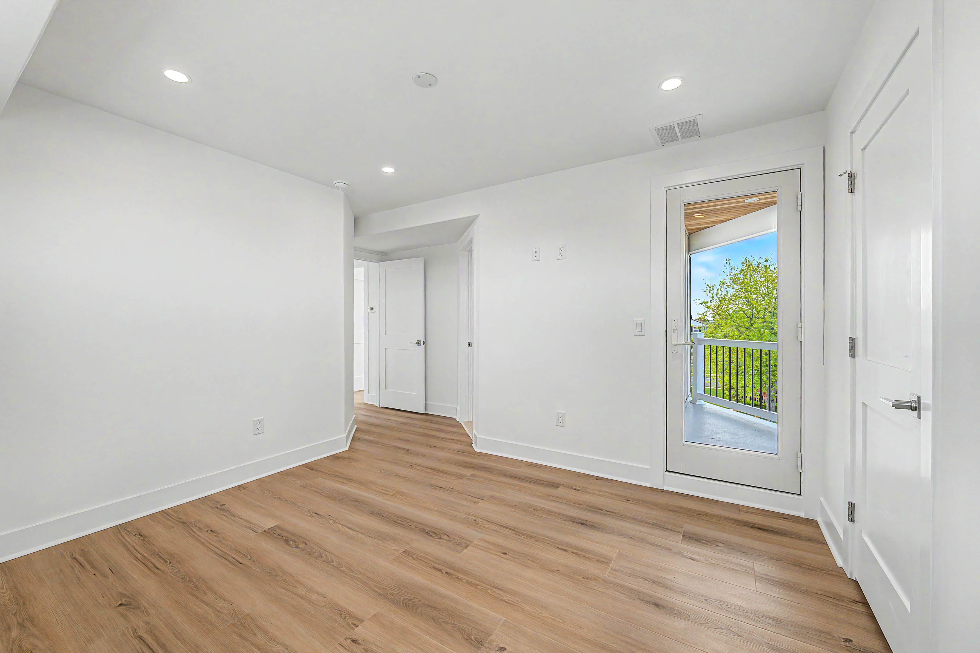  323 N Huntington - 物件實景