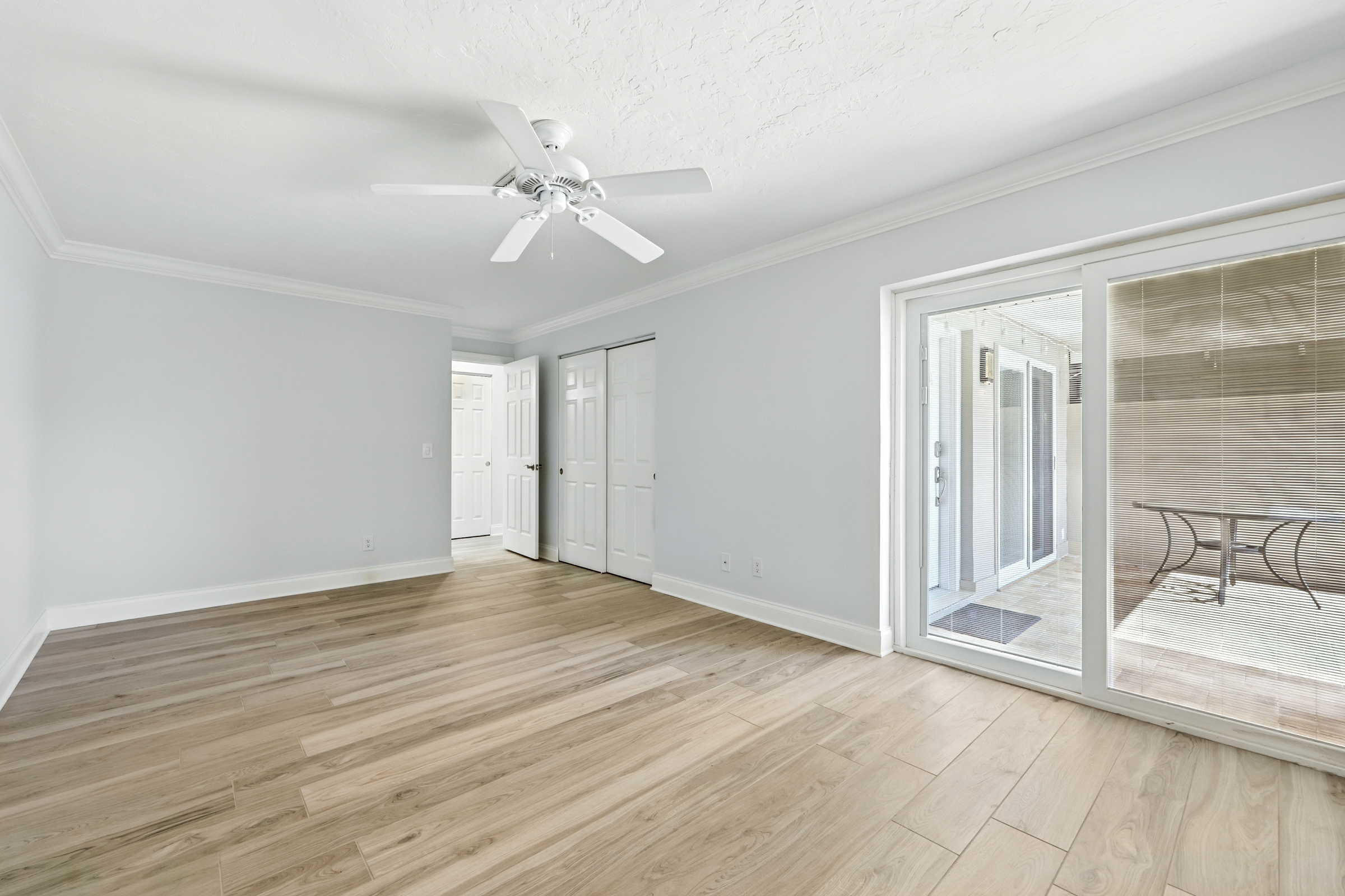 St. Petersburg, Florida, 33708, United States, 2 Bedrooms Bedrooms, ,2 BathroomsBathrooms,Residential,For Sale,1976301