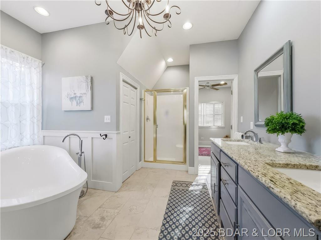 Camdenton, Missouri, 65020, United States, 4 Bedrooms Bedrooms, ,5 BathroomsBathrooms,Residential,For Sale,1989122