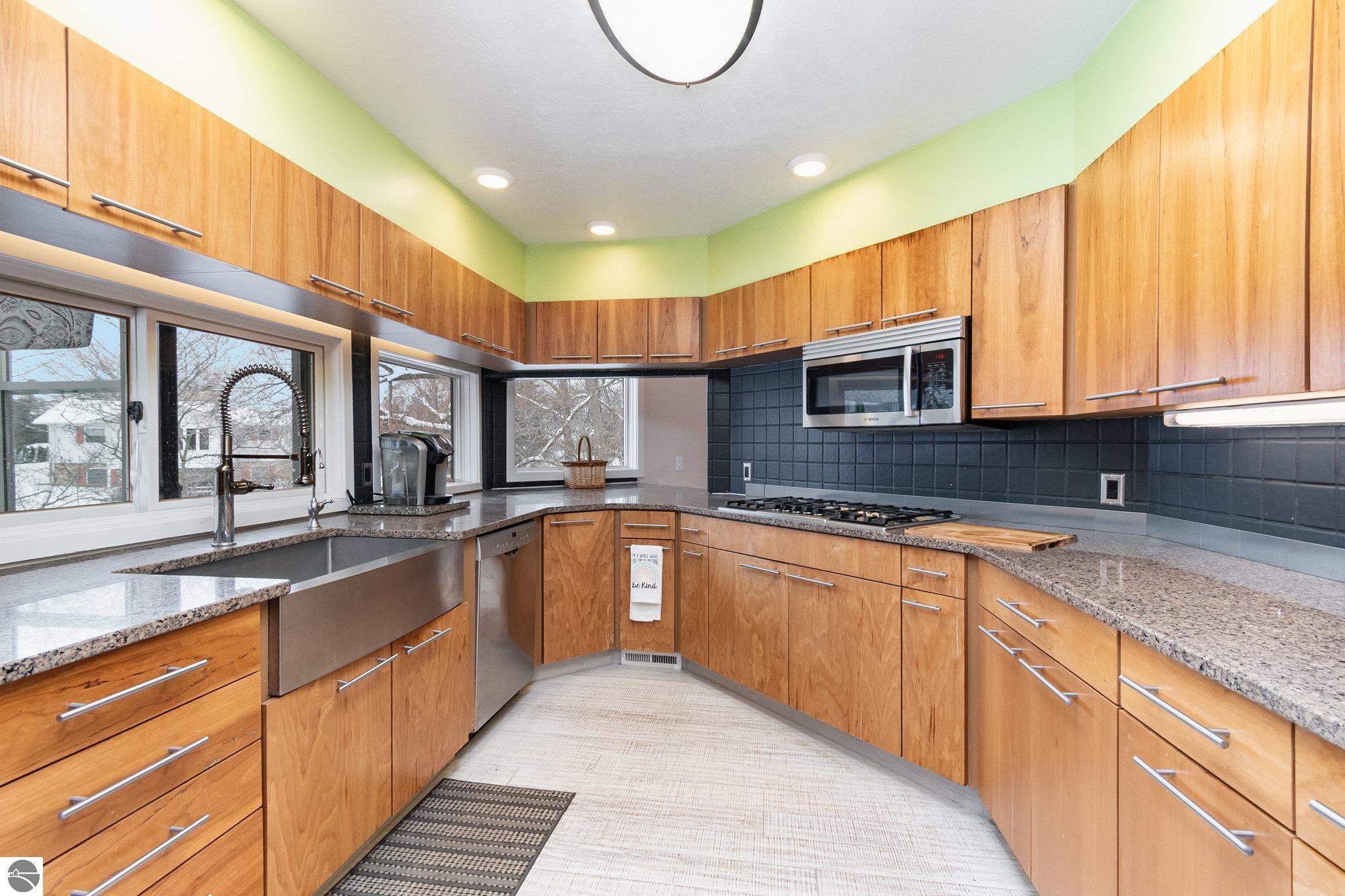 Alma, Michigan, 48801, United States, 5 Bedrooms Bedrooms, ,4 BathroomsBathrooms,Residential,For Sale,2000371