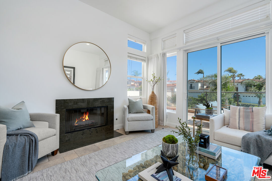 Malibu, California, 90265, United States, 2 Bedrooms Bedrooms, ,3 BathroomsBathrooms,Residential,For Sale,1902662