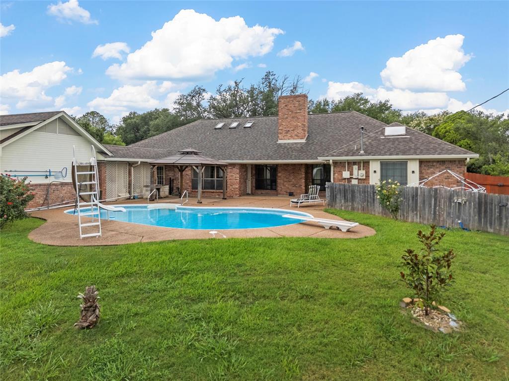 Woodway, Texas, 76712, United States, 5 Bedrooms Bedrooms, ,3 BathroomsBathrooms,Residential,For Sale,1890090