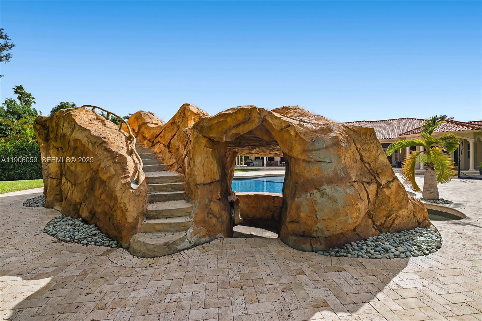 Miami, Florida, 33183, United States, 5 Bedrooms Bedrooms, ,5 BathroomsBathrooms,Residential,For Sale,1998373