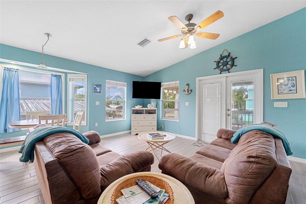 Crystal River, Florida, 34429, United States, 2 Bedrooms Bedrooms, ,2 BathroomsBathrooms,Residential,For Sale,1942940