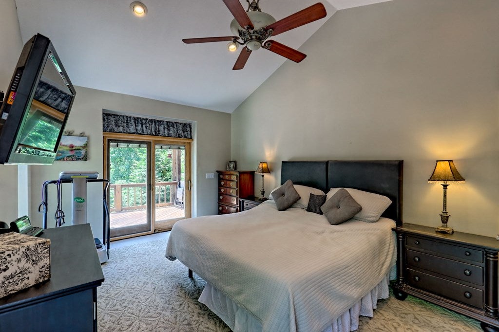 Blairsville, Georgia, 30512, United States, 4 Bedrooms Bedrooms, ,3 BathroomsBathrooms,Residential,For Sale,1827320