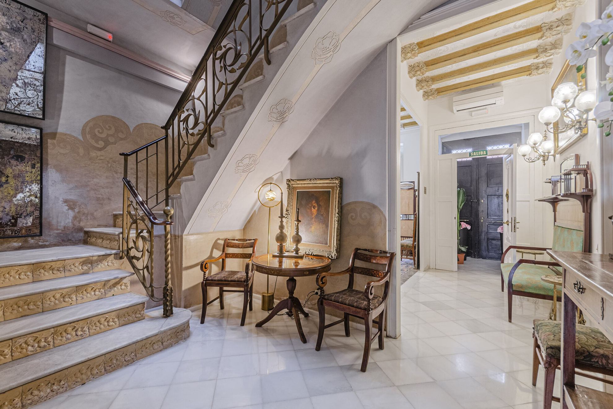  Modernist mansion designed by Domenech i Muntaner a few steps from the sea. - 物件實景