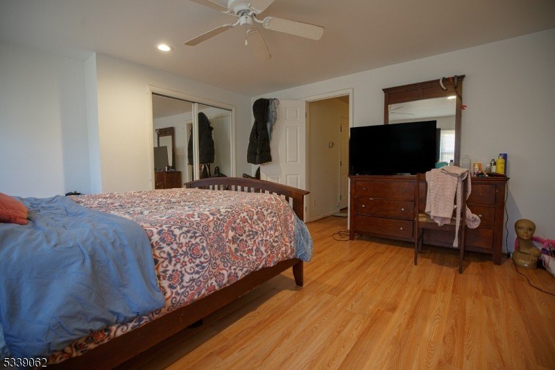 Linden City, New Jersey, 07036-2802, United States, 4 Bedrooms Bedrooms, ,2 BathroomsBathrooms,Residential,For Sale,1977001