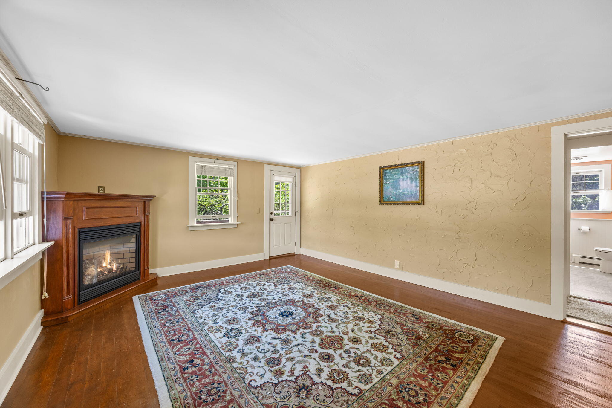  Move-In Ready Comfort on a Beautifully Wooded Acre-Plus Setting - 物件實景