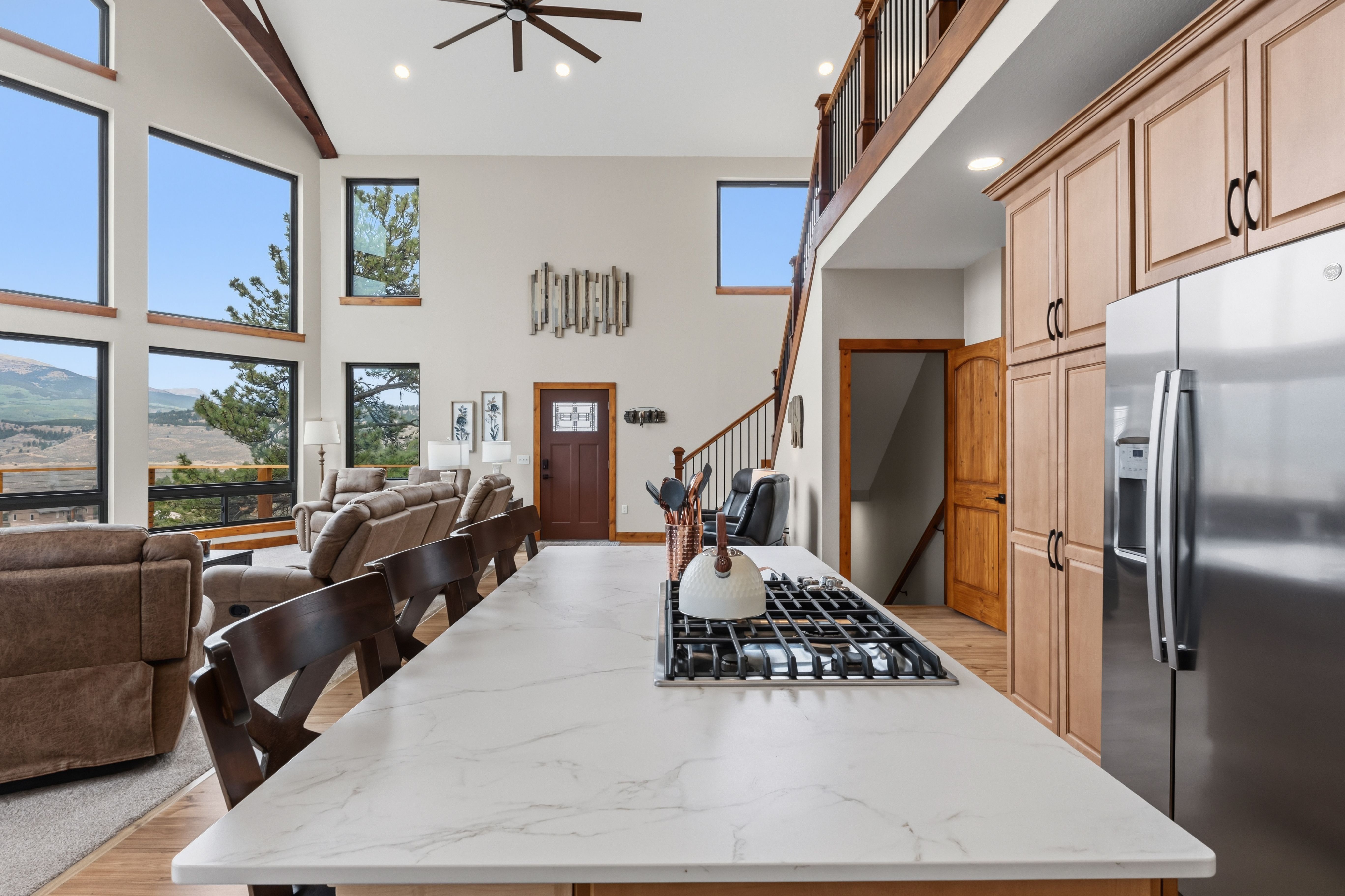 New Construction with Show-Stopping Twin Lakes Views - 物件實景