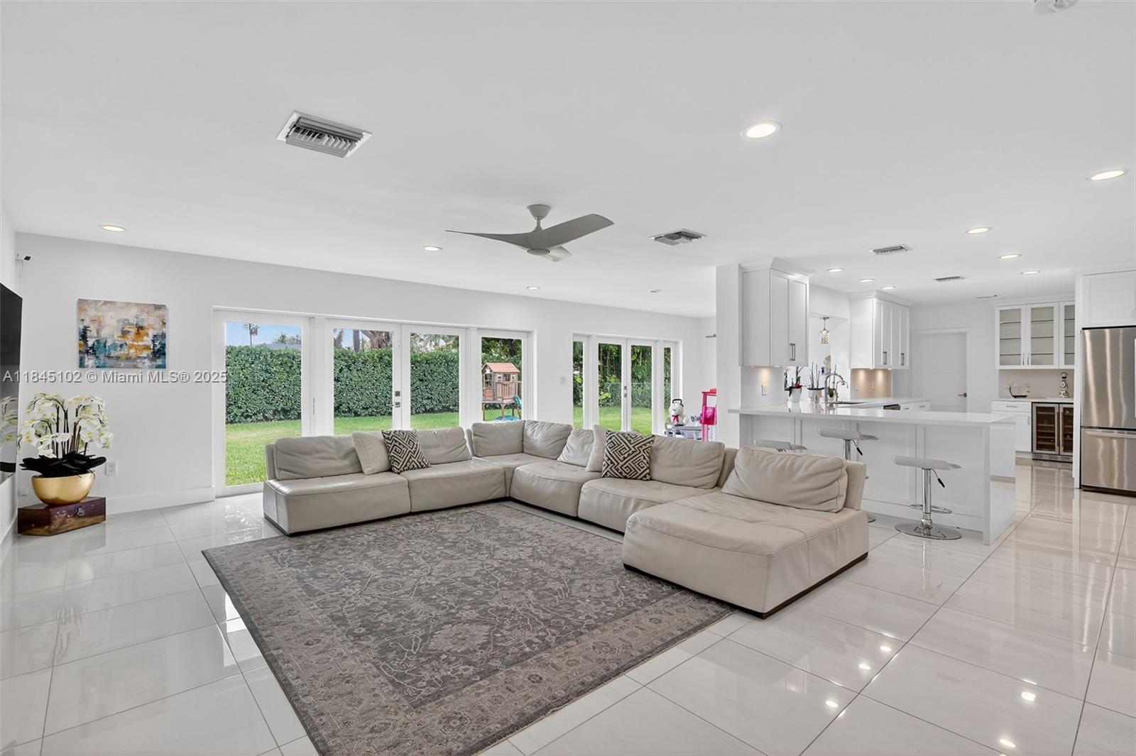 Palmetto Bay, Florida, 33158, United States, 4 Bedrooms Bedrooms, ,4 BathroomsBathrooms,Residential,For Sale,1900874