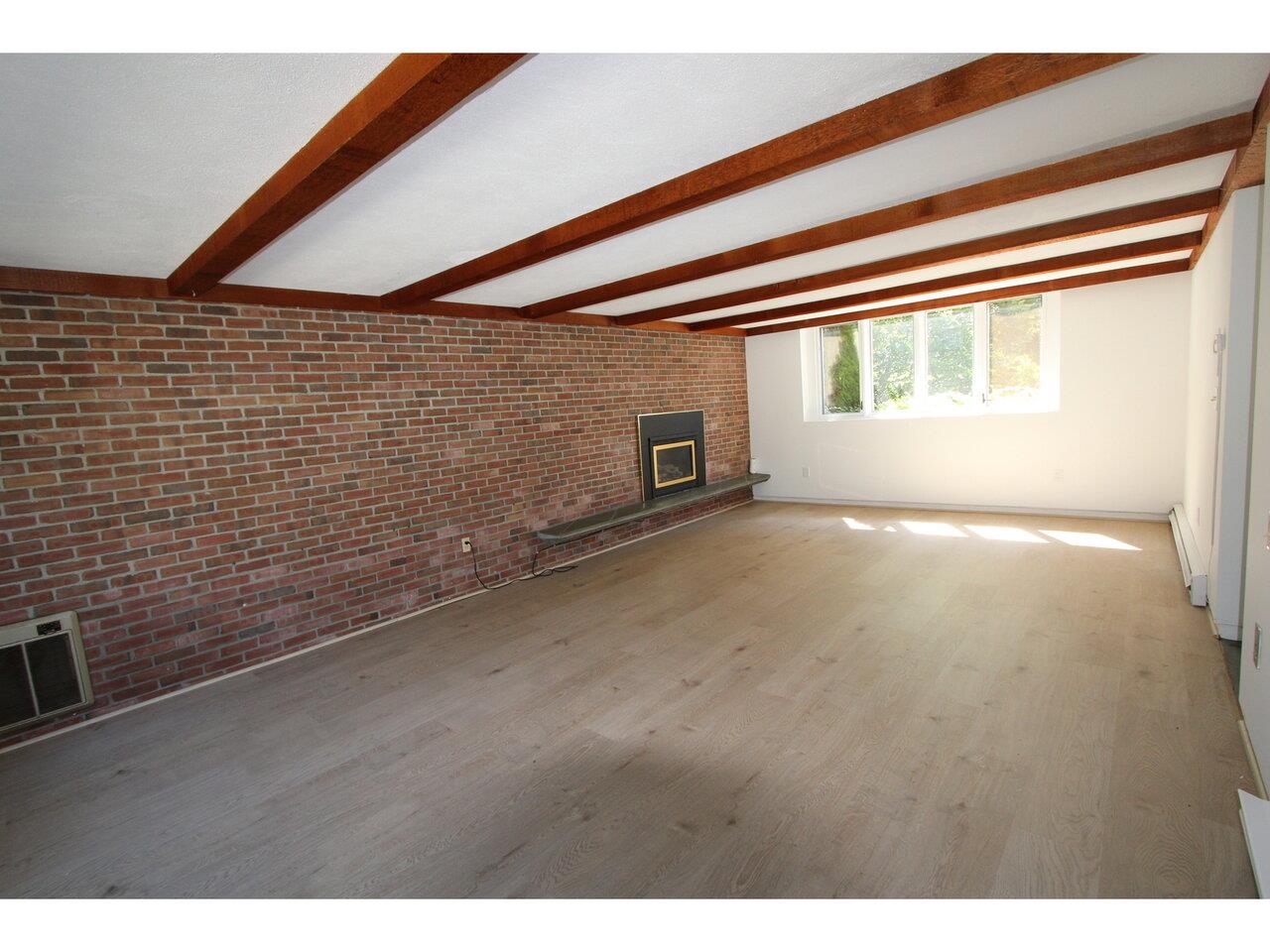 Burlington, Vermont, 05401, United States, 5 Bedrooms Bedrooms, ,2 BathroomsBathrooms,Residential,For Sale,1804397