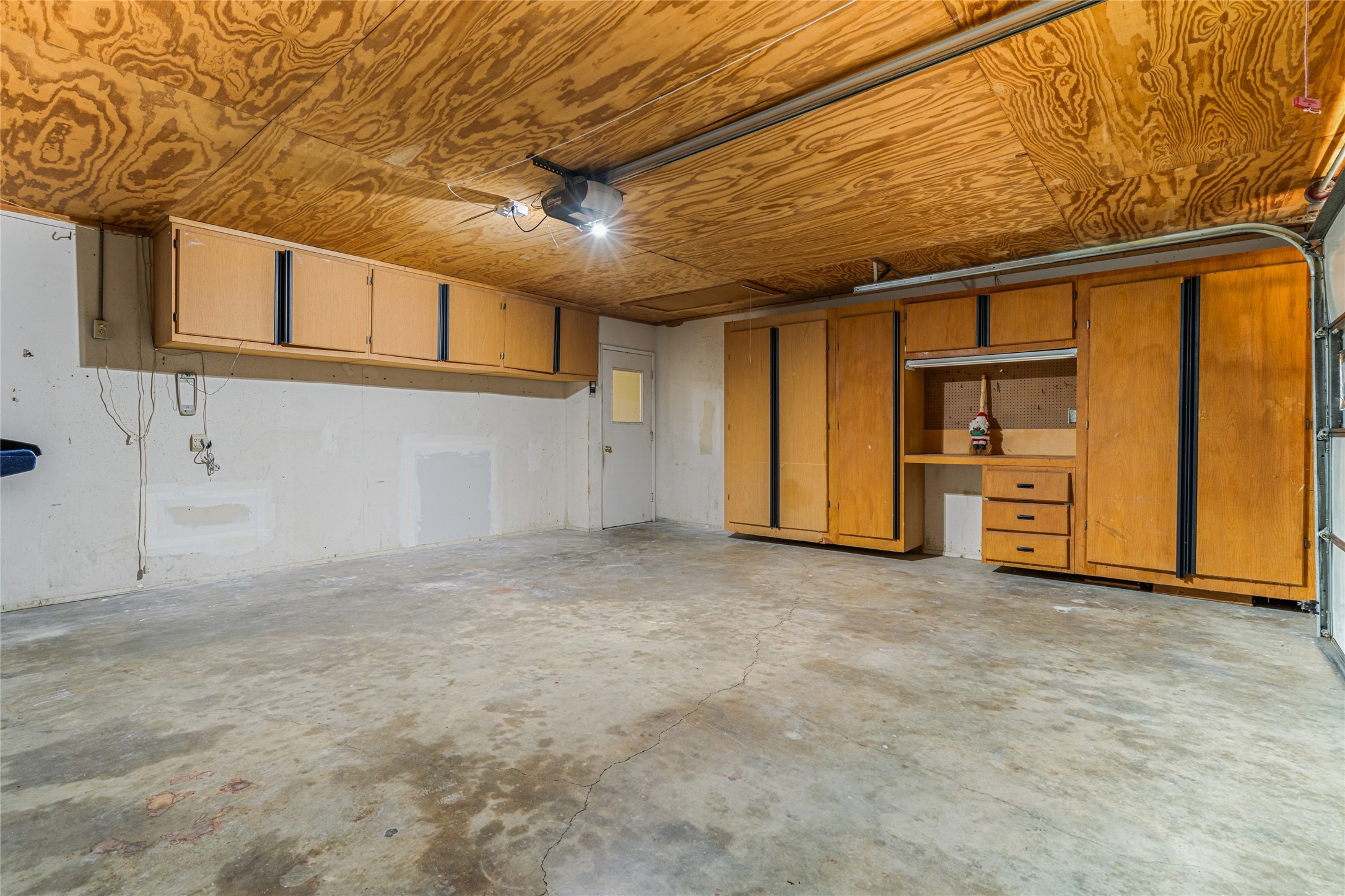 Dallas, Texas, 75244, United States, 4 Bedrooms Bedrooms, ,2 BathroomsBathrooms,Residential,For Sale,1991036