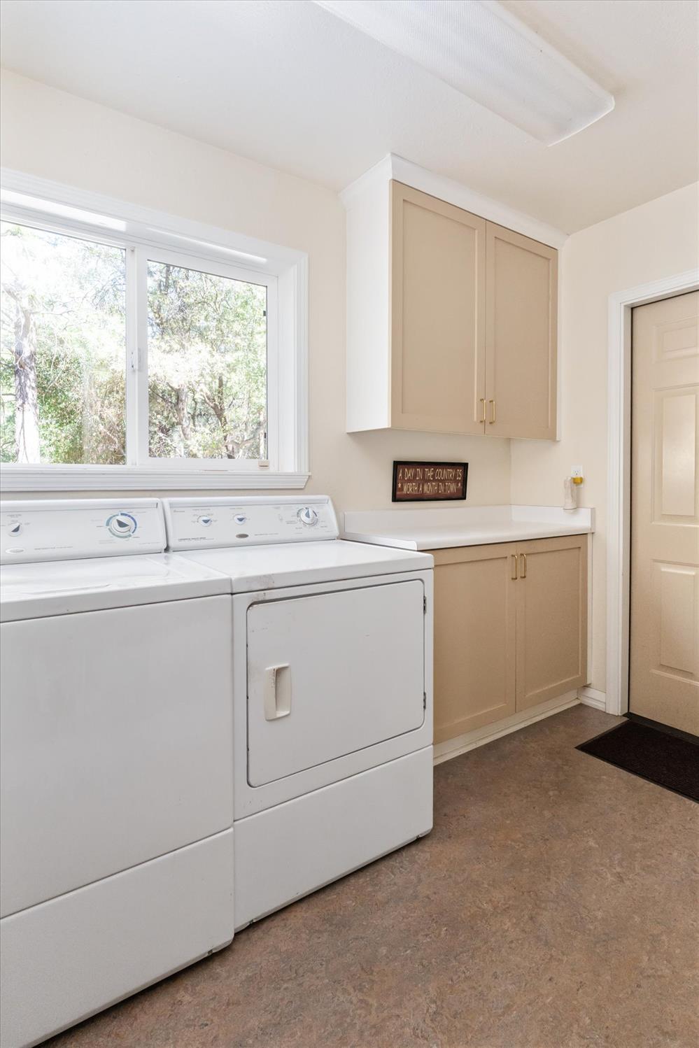 Murphys, California, 95247, United States, 3 Bedrooms Bedrooms, ,4 BathroomsBathrooms,Residential,For Sale,2030734