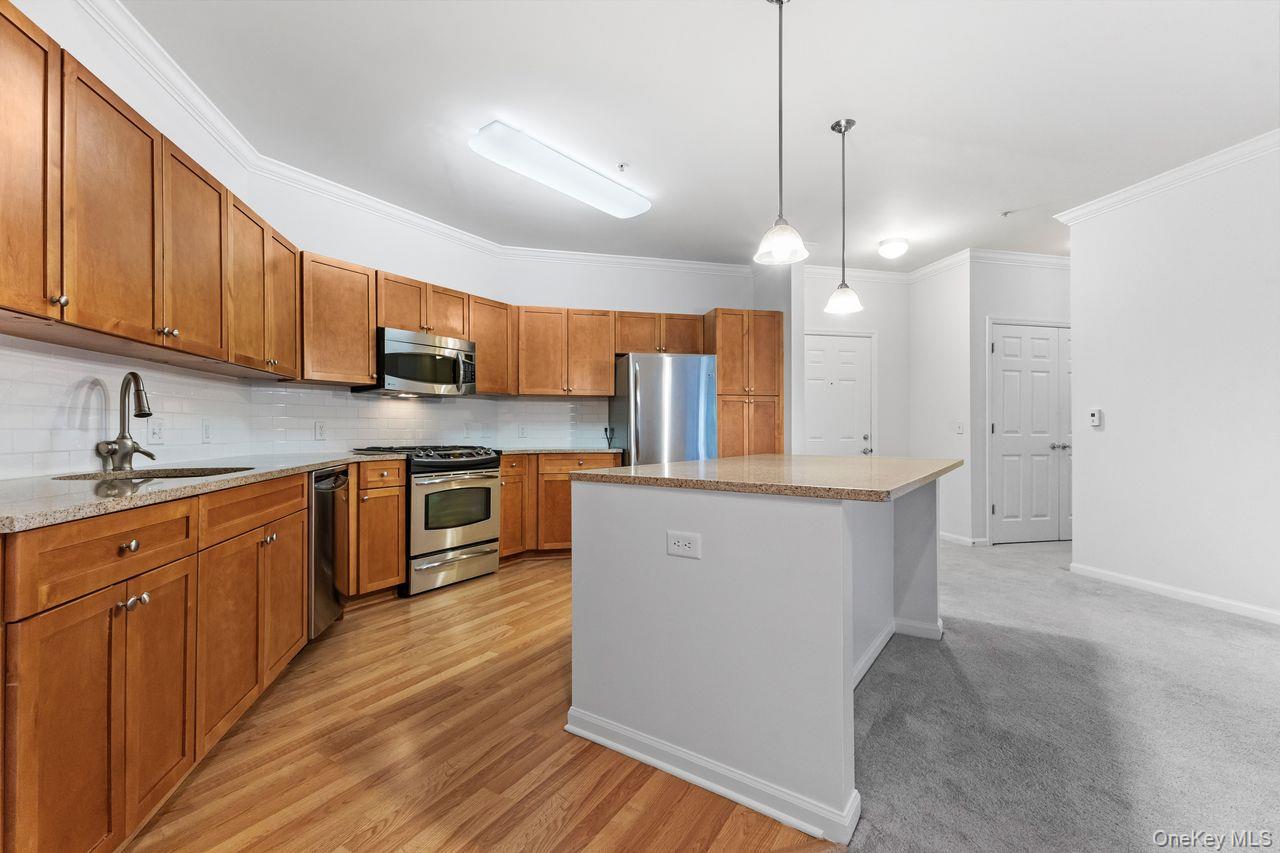 Stamford, Connecticut, 06902, United States, 2 Bedrooms Bedrooms, ,2 BathroomsBathrooms,Residential,For Sale,1965271