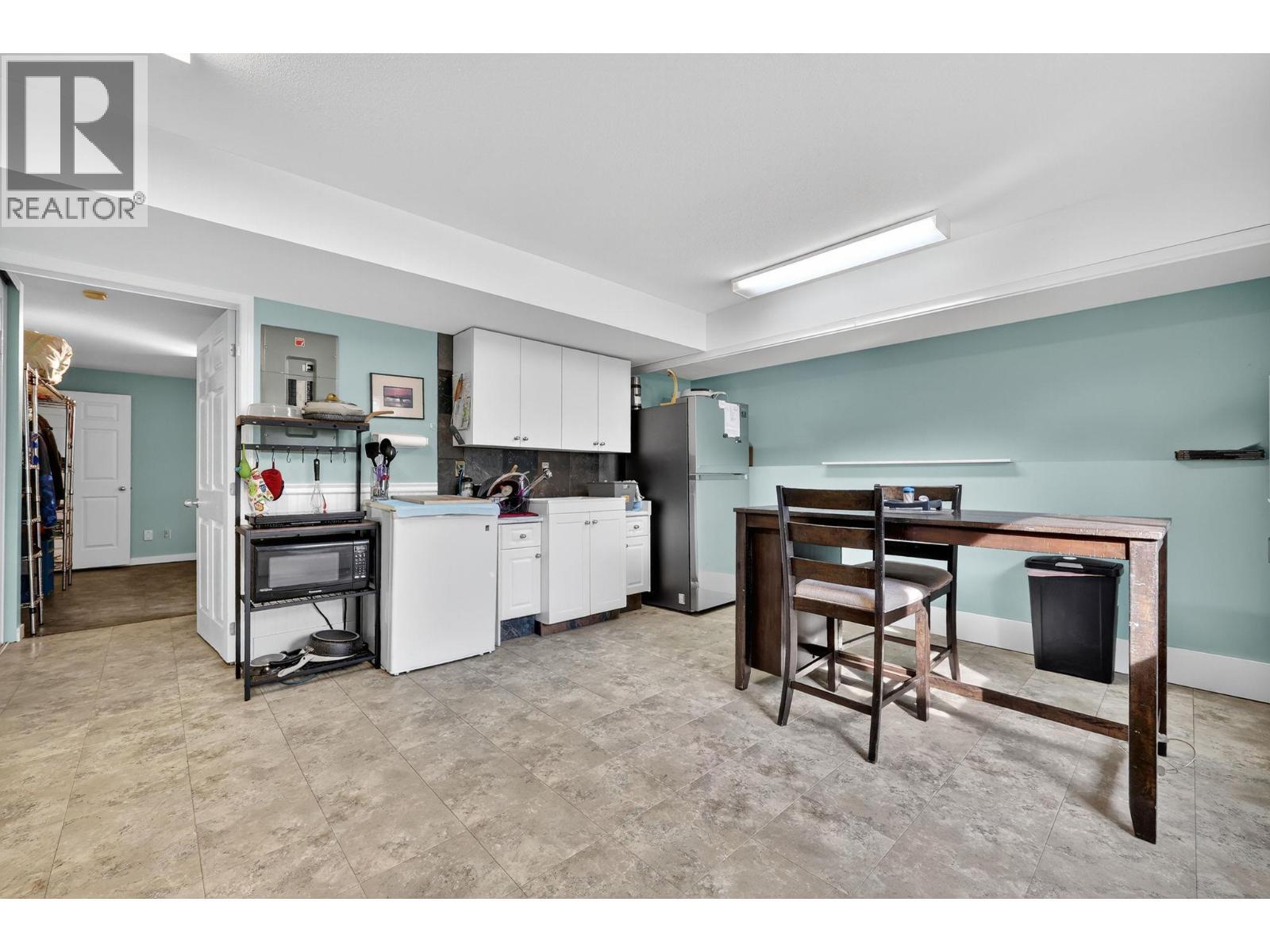 KELOWNA, British Columbia, V1X 7T6, CA, 4 Bedrooms Bedrooms, ,2 BathroomsBathrooms,Residential,For Sale,1918347