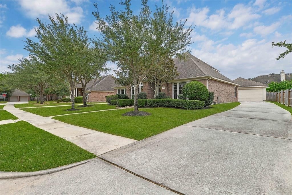 Popes Creek Ln, Houston, TX 77044 #1