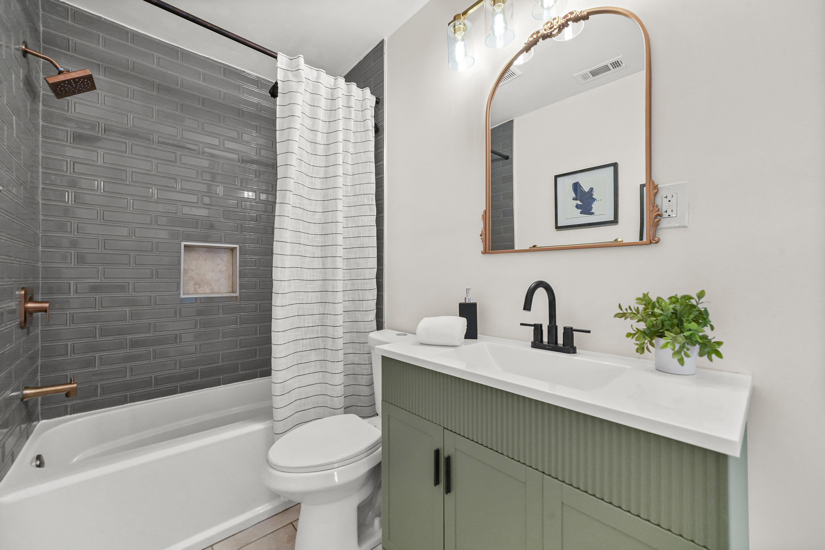  Bright and Beautifully Updated Bungalow in Venetian Hills - 物件實景