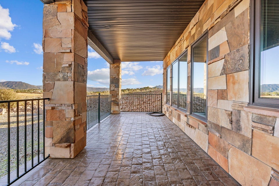 New Harmony, Utah, 84757, United States, 5 Bedrooms Bedrooms, ,6 BathroomsBathrooms,Residential,For Sale,2000791