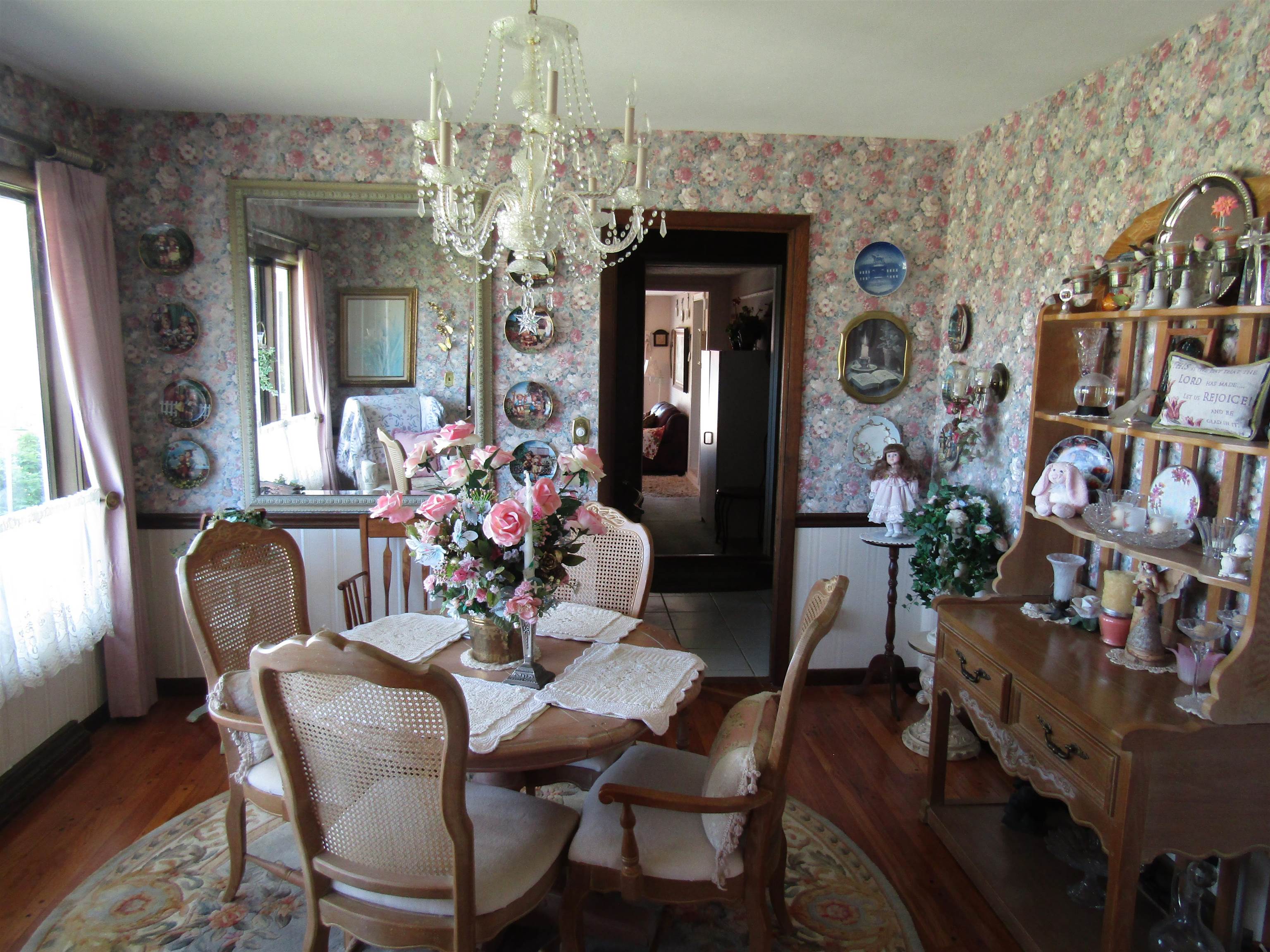 Beloit, Wisconsin, 53511, United States, 6 Bedrooms Bedrooms, ,5 BathroomsBathrooms,Residential,For Sale,1923330