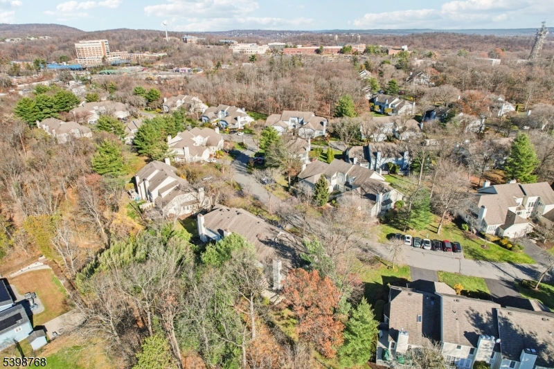 Wayne Twp., New Jersey, 07470, United States, 2 Bedrooms Bedrooms, ,3 BathroomsBathrooms,Residential,For Sale,2002003