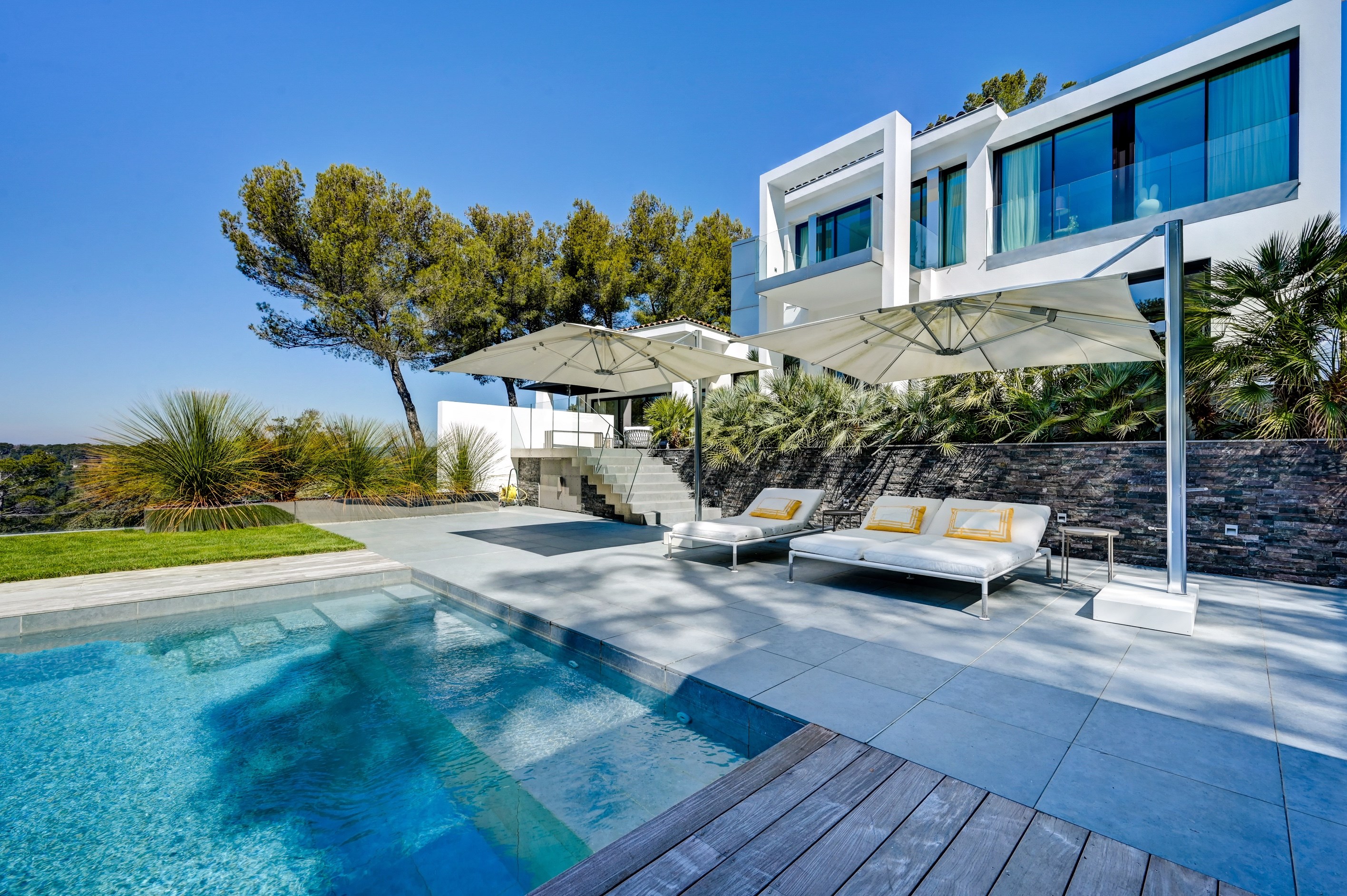  Les Pinchinats — Contemporary Property in a Dominant Position on 7,000 sqm with… - 物件實景