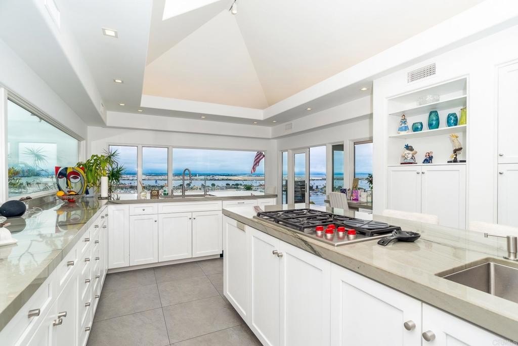 San Diego, California, 92106, United States, 4 Bedrooms Bedrooms, ,7 BathroomsBathrooms,Residential,For Sale,1988127