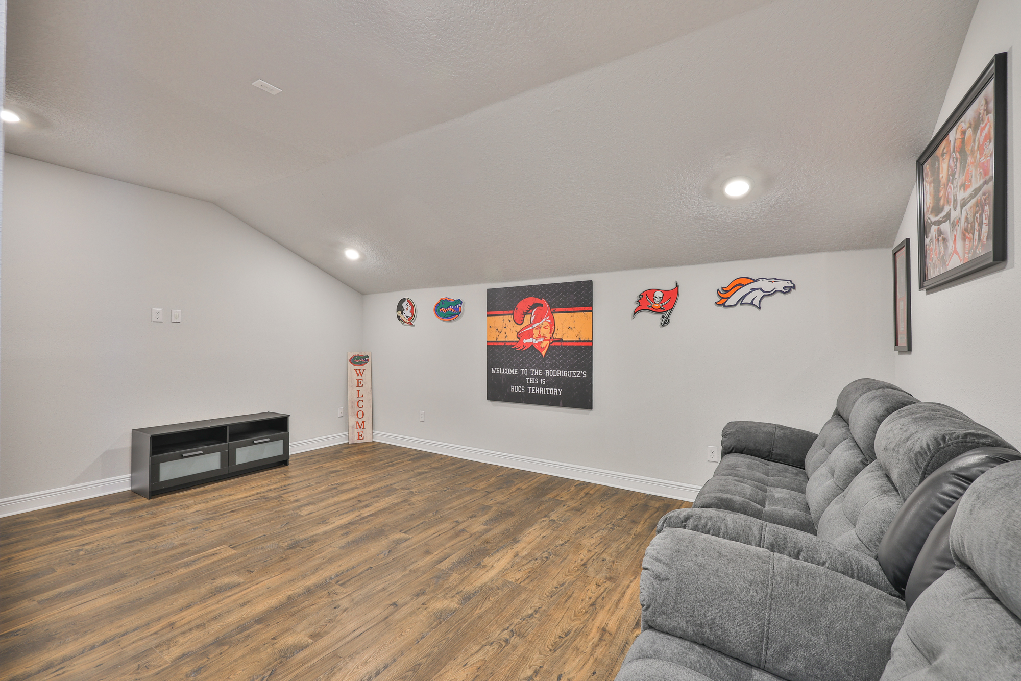 Apollo Beach, Florida, 33572, United States, 4 Bedrooms Bedrooms, ,3 BathroomsBathrooms,Residential,For Sale,1984278