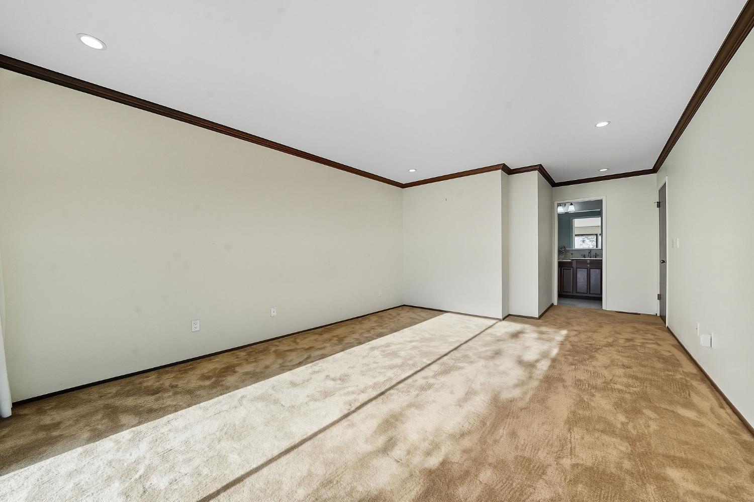 Pine Grove, California, 95665, United States, 3 Bedrooms Bedrooms, ,4 BathroomsBathrooms,Residential,For Sale,1975649