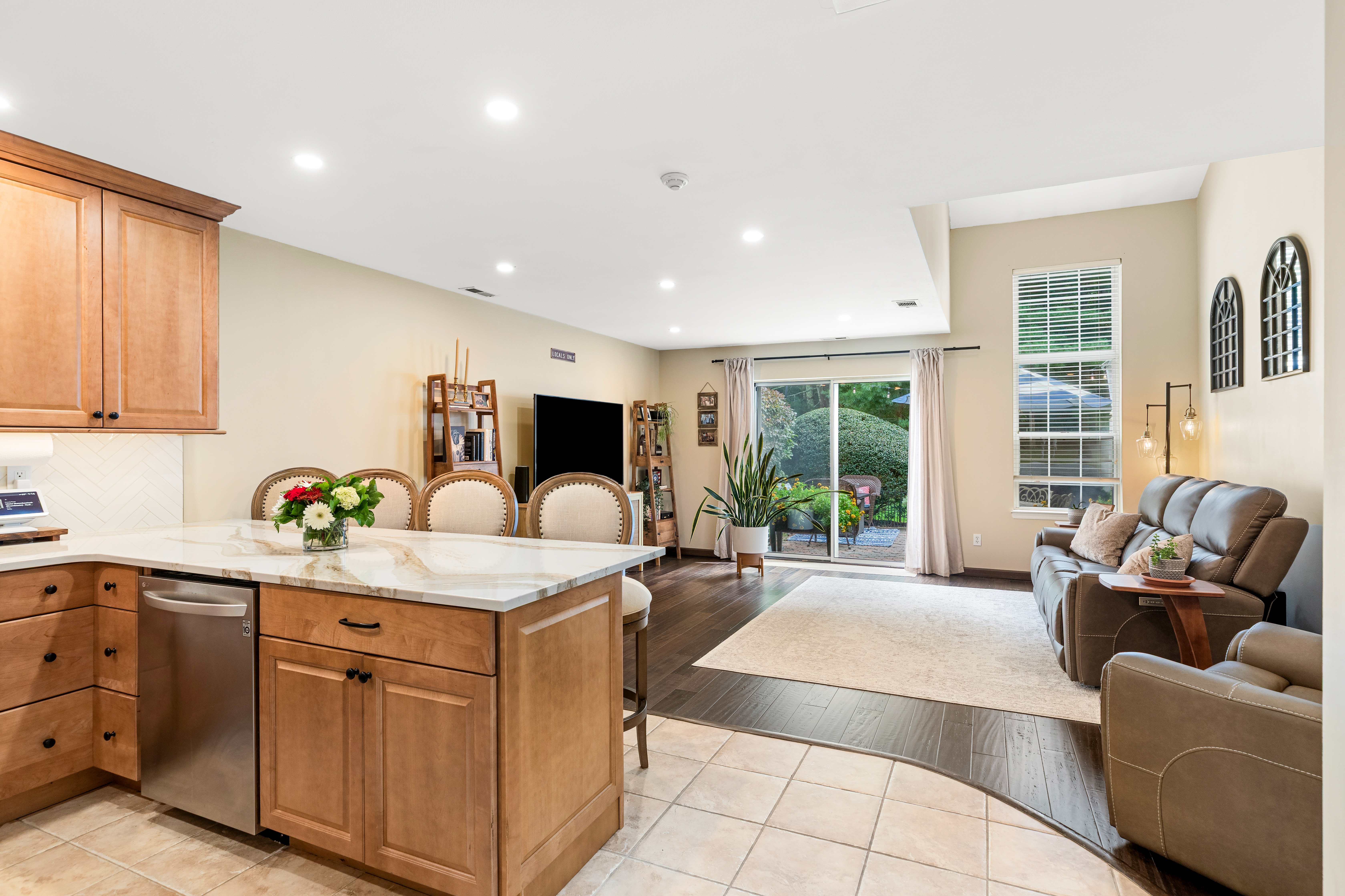  75 Fox Court, Manorville, NY, 11949 - 物件實景