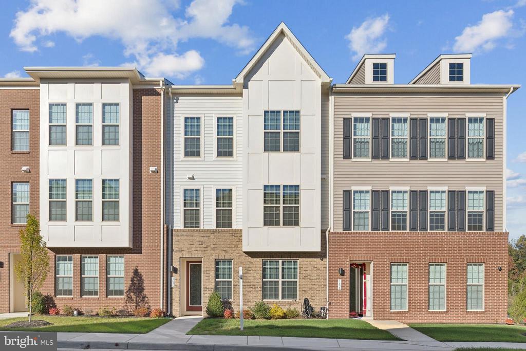 Leesburg, Virginia, 20176, United States, 4 Bedrooms Bedrooms, ,4 BathroomsBathrooms,Residential,For Sale,1983431