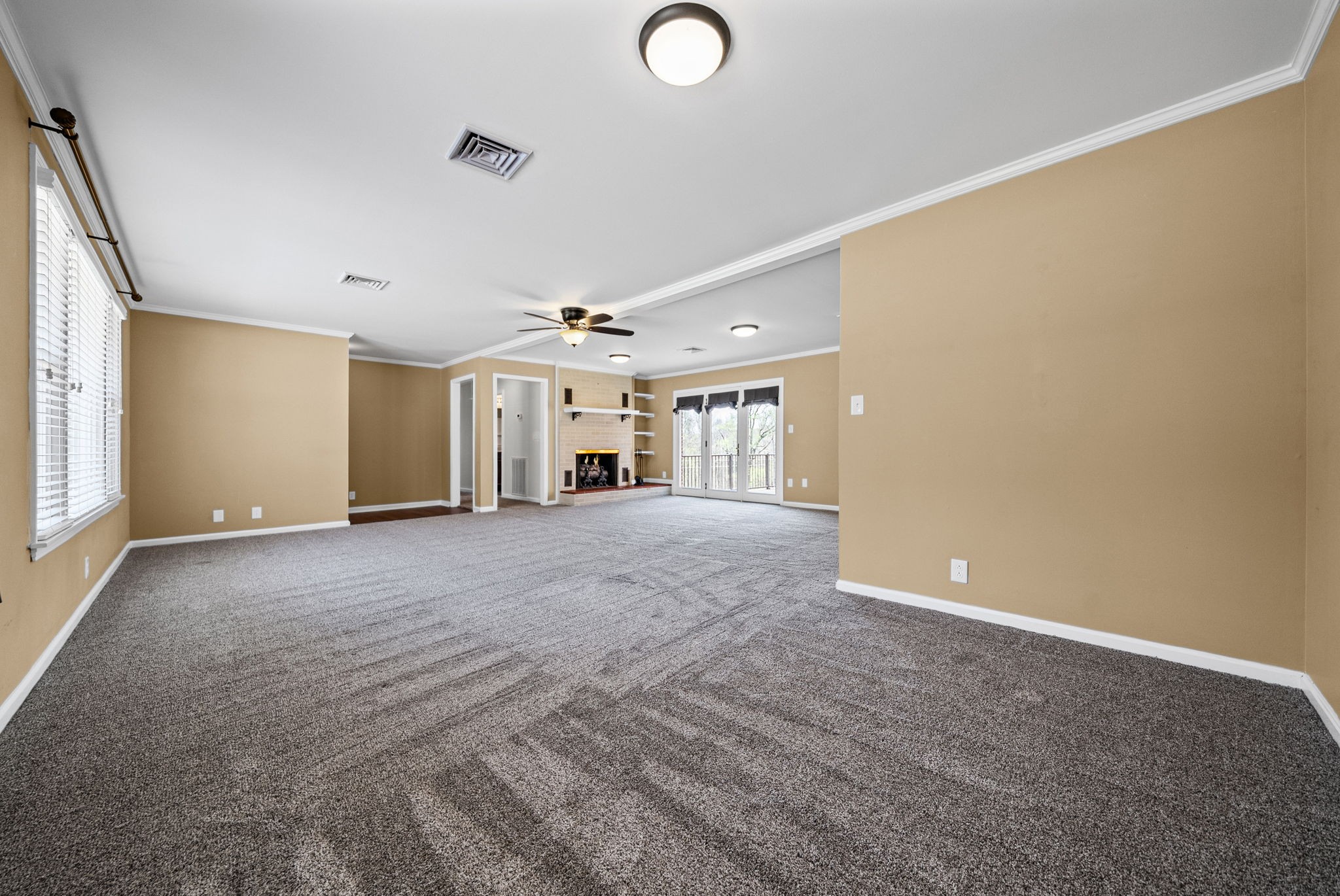 Clarksville, Tennessee, 37040, United States, 2 Bedrooms Bedrooms, ,2 BathroomsBathrooms,Residential,For Sale,2030332