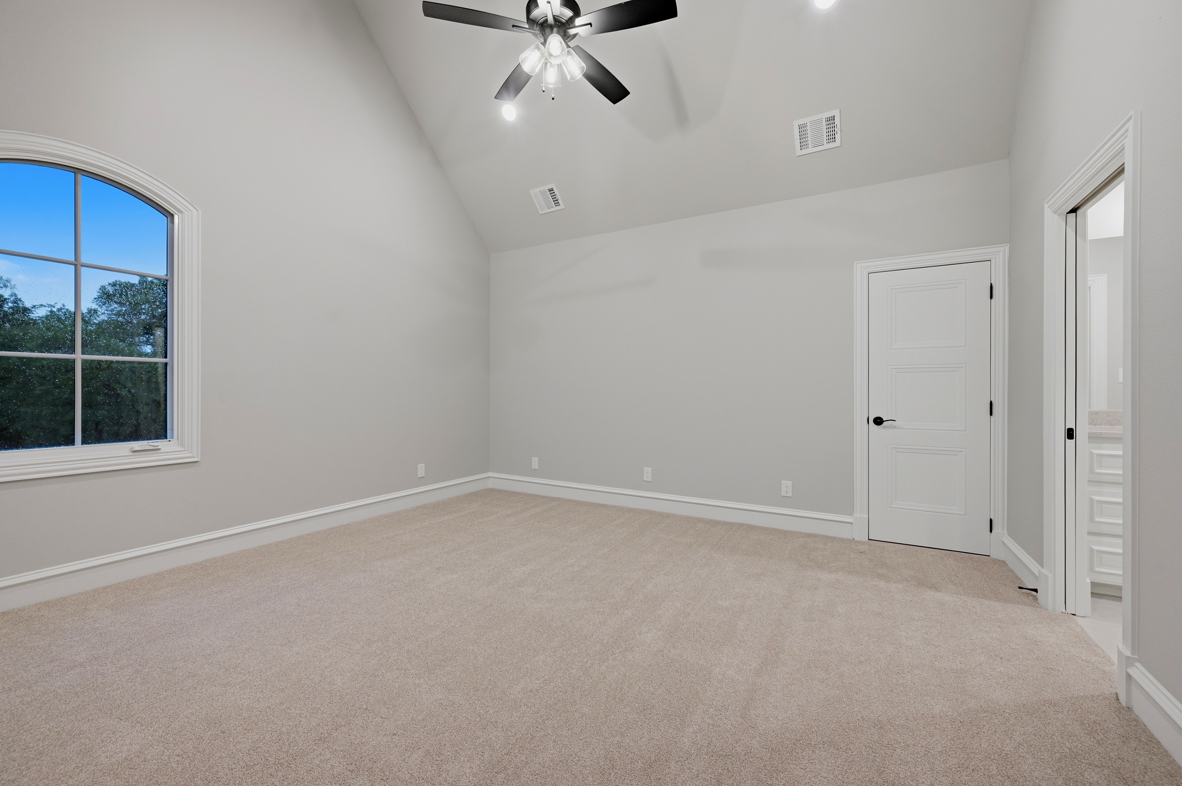 Sherman, Texas, 75092, United States, 4 Bedrooms Bedrooms, ,5 BathroomsBathrooms,Residential,For Sale,2027356