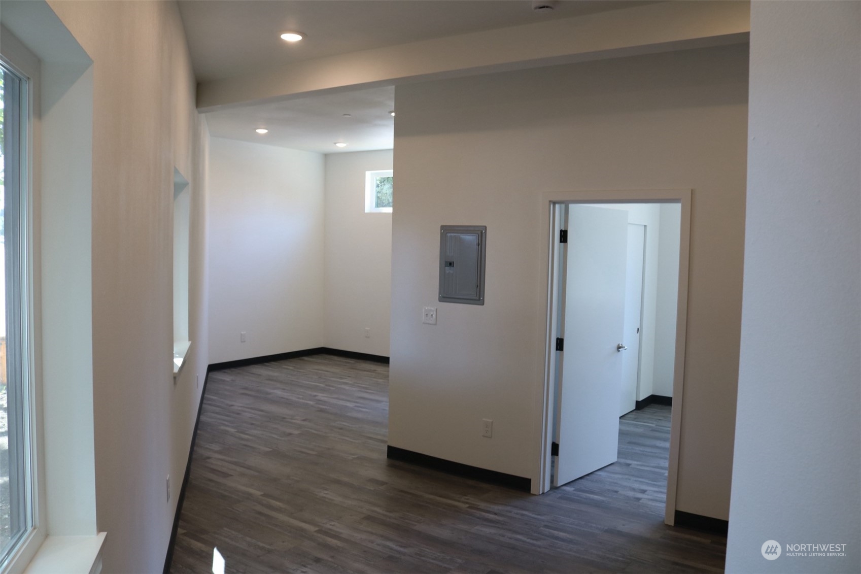Seattle, Washington, 98108, United States, ,Residential,For Sale,1824067