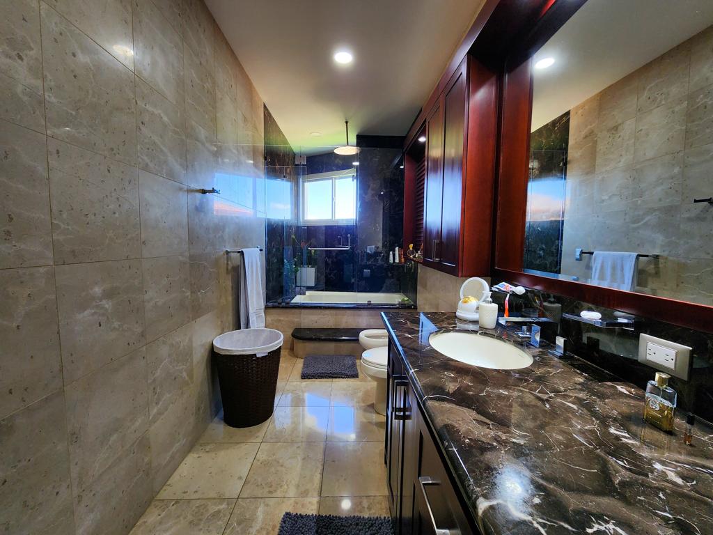 Curridabat, Curridabat, San Jose, CR, 6 Bedrooms Bedrooms, ,7 BathroomsBathrooms,Residential,For Sale,Curridabat,1587516