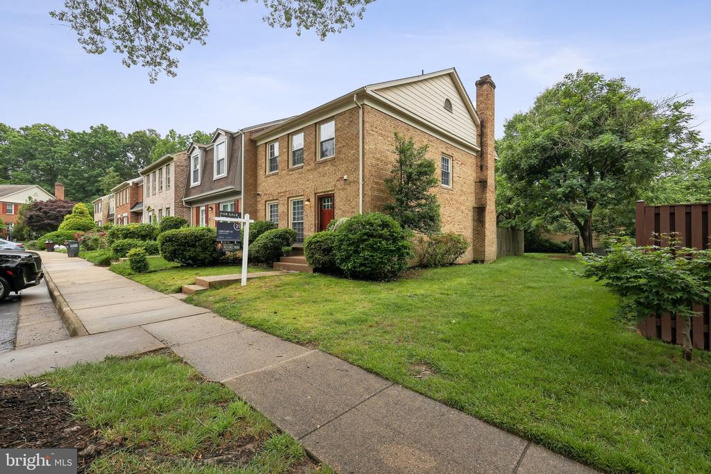 Springfield, Virginia, 22153, United States, 4 Bedrooms Bedrooms, ,4 BathroomsBathrooms,Residential,For Sale,2049450