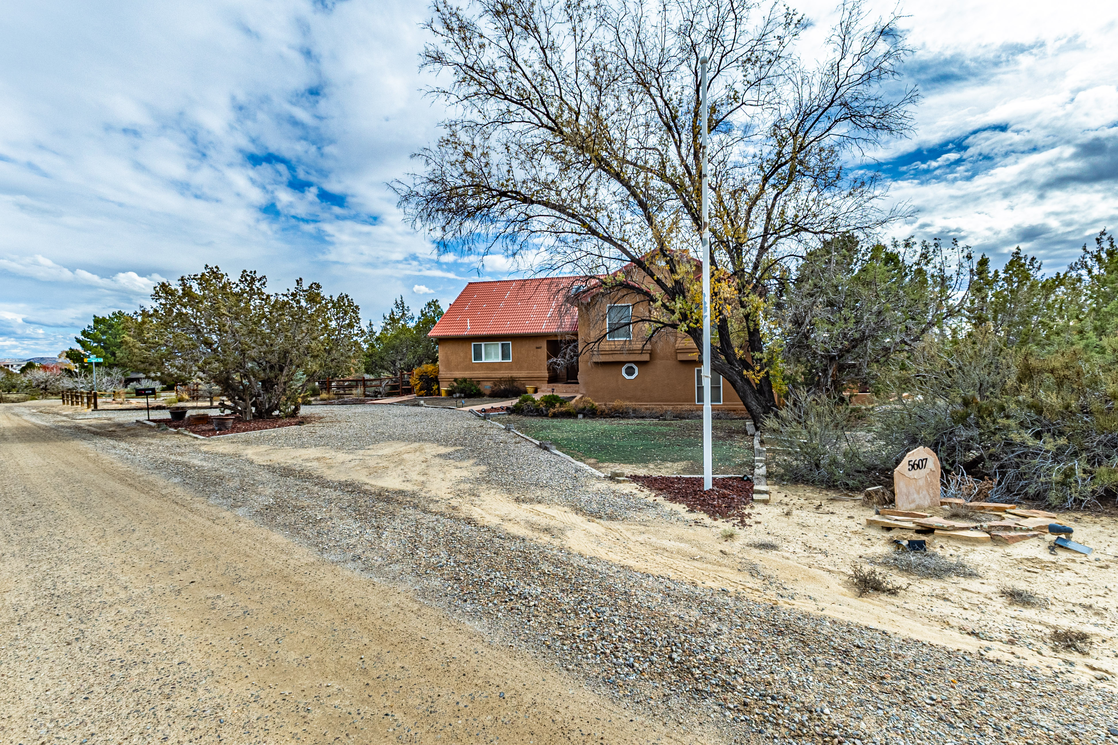 Farmington, New Mexico, 87402, United States, 4 Bedrooms Bedrooms, ,3 BathroomsBathrooms,Residential,For Sale,1995445